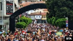  Хиляди хора се включиха в тържественото шествие във Велико Търново. 