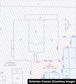 Plan cadastral al închisorii Râmnicu Sărat. Cu albastru și roșu sunt delimitate suprafețele din colțul terenului care au creat probleme pentru reîntregirea proprietății.