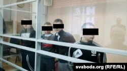 Суд у Гомелі над непаўнагадовымі паводле абвінавачаньня ў распаўсюдзе наркотыкаў, лістапад 2019