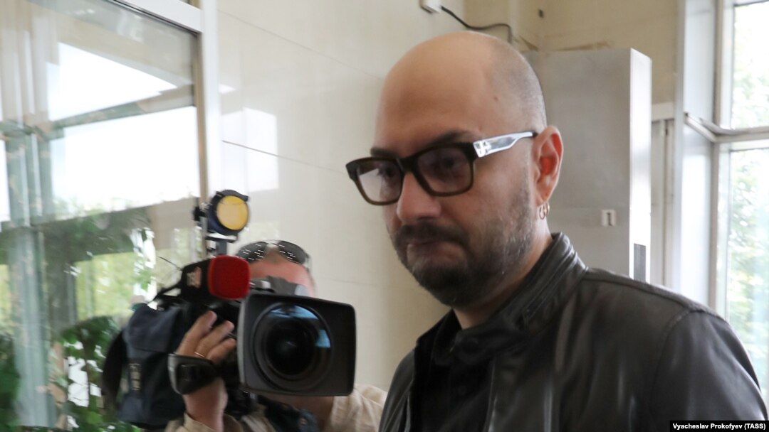Режиссер Кирилл Серебренников в Мосгорсуде перед рассмотрением жалобы на домашний арест 