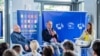 Jobbról: Inotai Edit moderátor, Navracsics Tibor és Balázs Péter az Európa Pontban