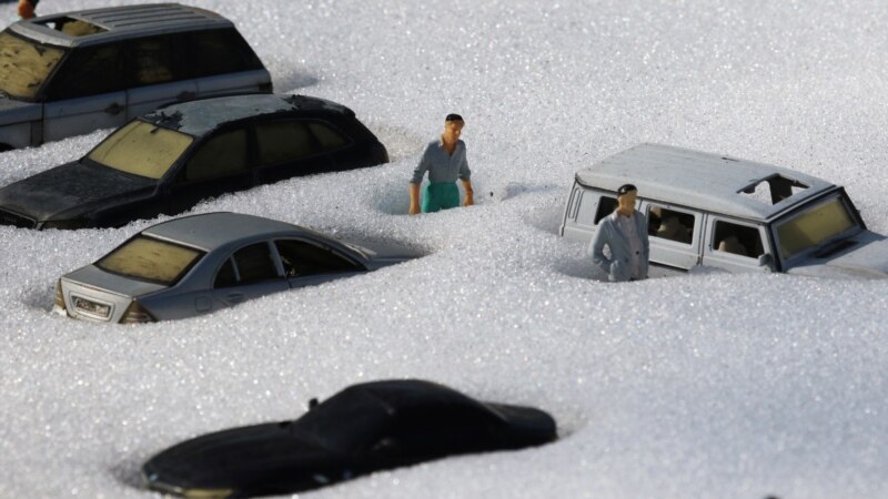 «Парке миниатюр» в Бахчисарае засыпало снегом | Крымское фото дня