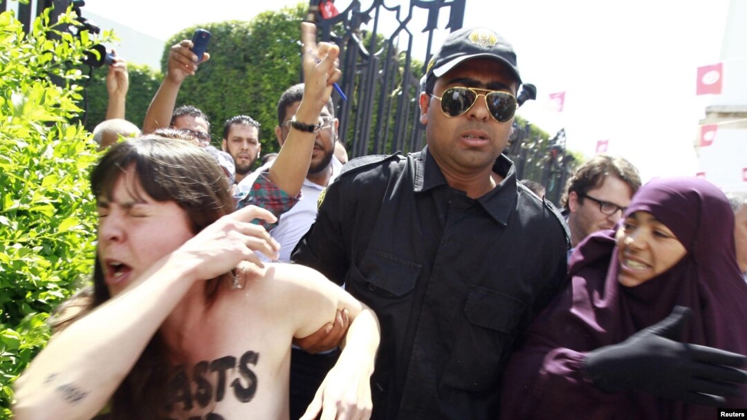 Акция FEMEN в Тунисе