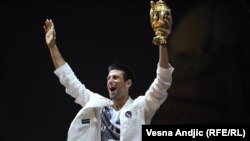 Novak Đoković po dolasku u Beograd nakon pobede na Vimbldonu, 4. juli 2011 