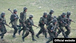 Armenia -- Nagorno-Karabakh -- Karabakh Armenian soldiers hold military exercises, 15Oct2010