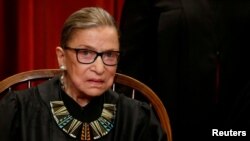 Ruth Bader Ginsburg, judecătoare la Curtea Supremă americană, numită de Bill Clinton. 