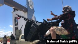 Situacija u Libiji se pogoršava dok snage predvođene komandantom Kalifom Haftarom napreduju prema urbanim dijelovima Tripolija