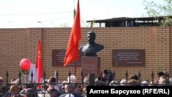 Открытие бюста Иосифу Сталину в Новосибирске 