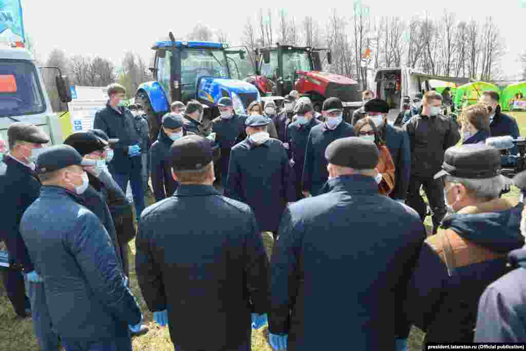 На этом кадре можно с лёгкостью насчитать больше 30 человек. 