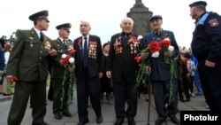 Հայաստան - Մեծ հայրենականի վետերանները Երևանի Հաղթանակ զբոսայգում տոնում են Հաղթանակի օրը՝ մայիսի 9-ը, արխիվ