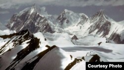 The Siachen Glacier where the avalanche occurred is said to be the world's highest battlefield. (file photo)