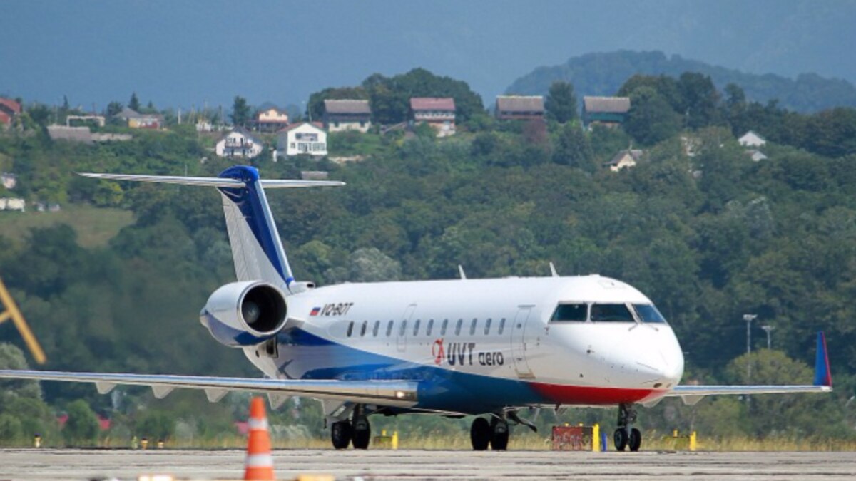 Рейс rt. UVT Aero самолеты. ЮВТ 621. CRJ 200 UVT Aero. Авиакомпании «Аэро Гео»..