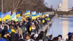 За даними української діаспори, в США можуть перебувати близько 200 тисяч мігрантів з України