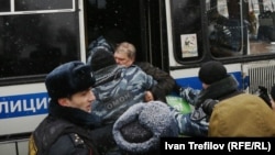 Задержание Сергея Митрохина на акции 12 декабря