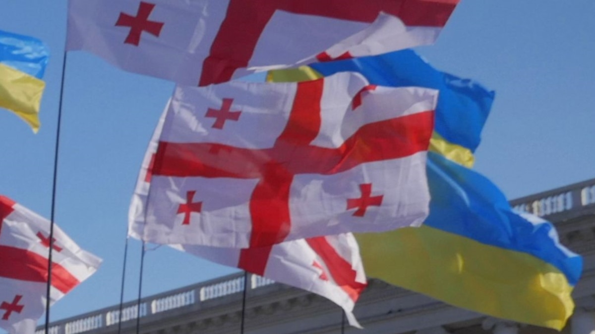 Україна грузія. Україна грузія. Флаг украины и грузии. Флаг грузинского легиона. Україна грузія.