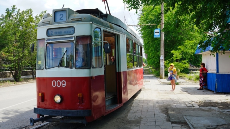 В Евпатории с 1 июля продлевают режим работы трамваев