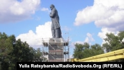 Пам’ятник Шевченку на Монастирському острові у Дніпропетровську, 4 серпня 2011 року