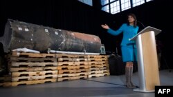 نیکی هیلی در آذرماه بقایای یک موشک را به عنوان «شواهد غیرقابل انکار» در تأیید این ادعا ارائه داد که موشک شلیک شده حوثی‌ها به سوی عربستان سعودی ساخت ایران است.