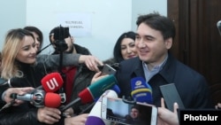 Armenian - Armen Gevorgian, a former senior aide to ex-President Robert Kocharian, speaks to journalists in a court building in Yerevan, January 29, 2019.