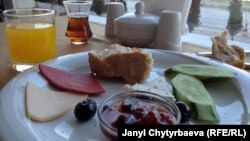 Arxiv fotosu: İstanbulda otellərdən birinin səhər yeməyi