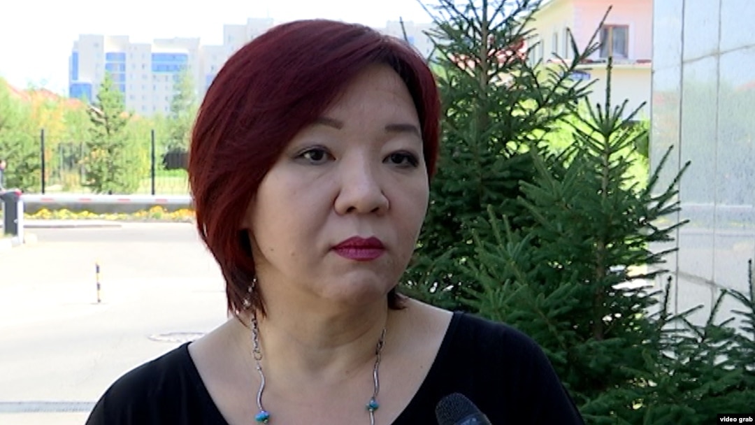 Көптеген еркектер қалыңдықтың кискасына кіреді