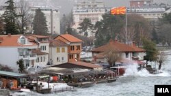 Архивска фотографија: Силен ветар и бранови во Охрид
