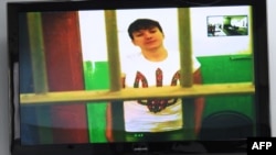Надія Савченко на екрані відеозв’язку у залі суду в Ростові-на-Дону, 21 серпня 2015 року
