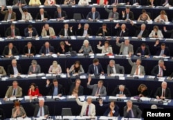 Еуропарламент депутаттары дауыс беріп отыр. Страсбург, 2 шілде 2013 жыл. (Көрнекі сурет)