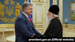 Predsednik Ukrajine Petro Porošenko sa patrijarhom Filaretom