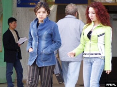 Ресей әншілері мен актрисаларымен порно