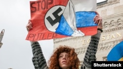 Під час протесту проти нападу Росії на Україну. Стамбул, 27 лютого 2022 року