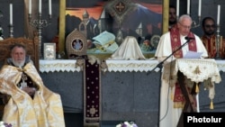 Armenia - Pope Francis speaks at an Armenian Apostolic liturgy held by Catholicos Garegin II (L) in Echmiadzin, 26Jun2016.