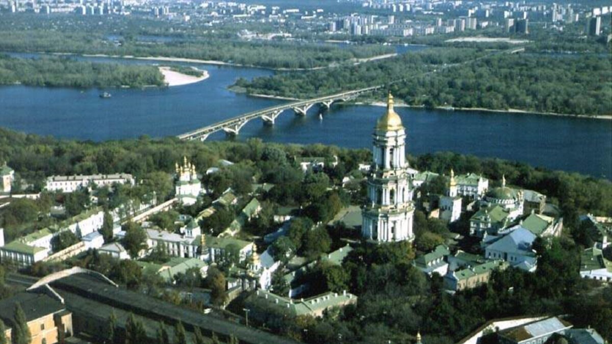 Древляне на карте древней руси столица. Киев находится на землях. Крещатик площадь независимости. Крещатик площадь. Киев находится на землях.