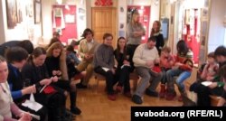 Майстар-кляс па вырабу лялек-абярэгаў да Дня сьвятога Валянціна. Гомель, 2013