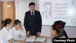 Илдар Сәяхов укучылар белән