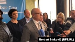 Potpredsednik SNS Miloš Vučević podneo je krivične prijave protiv svojih stranačkih kolega - predsednika Srbije i šefa naprednjaka Aleksandra Vučića i njegovog brata Andreja