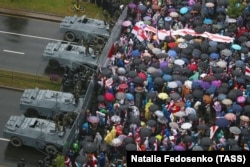 Силовики зупиняють учасників акції протесту проти оголошених результатів президентських виборів у Білорусі. Мінськ, Білорусь, 6 вересня 2024 року