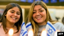 Сестры Александра и Карла Шнейдер репатриировались в Израиль из Франции