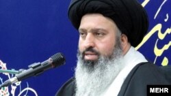 جواد آیتاللهی از چند روز قبل در بیمارستان بستری شده بود.
