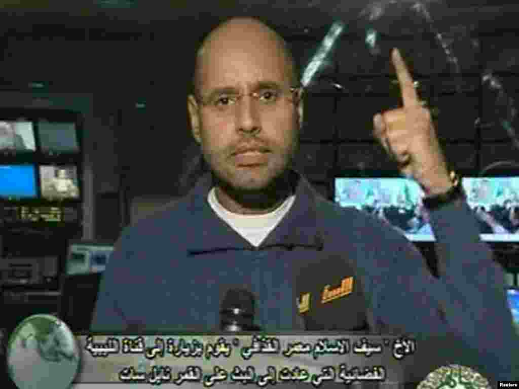 سیف الاسلام، پسر معمر قذافی رهبر لیبی، در گفت وگویی با تلویزیون دولتی