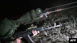 Скриншот видео, сделанного предположительно 13 марта в 150 километрах от российского города Ростов-на-Дону.