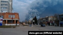 Вибухи боєприпасів на військовому складі в Балаклії, вигляд із центру міста, 23 березня 2017 року