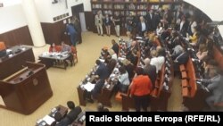 Комисијата за уставни прашања на Собранието на која на дневен ред е Предлогот за пристапување кон измена на Уставот на Република Македонија