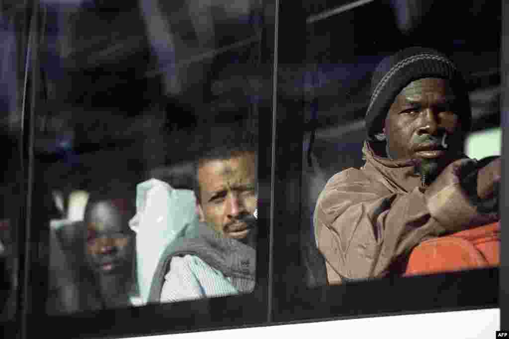 پناهجویانی از اریتره و سودان در فرانسه؛ شمار زیادی از پناهجویانی که روانه اروپا شده&zwnj;اند را آوارگان تنش&zwnj;های آفریقا، از حملات تروریستی تا خشونت&zwnj;های دولتی تشکیل می&zwnj;دهد. از اریتره، سومالی یا سودان تا نیجریه.