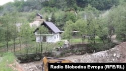 Salkinu porodicu plaši spoznaja da će strojarnica buduće hidroelektrane biti udaljena tek desetak metara od njihove kuće