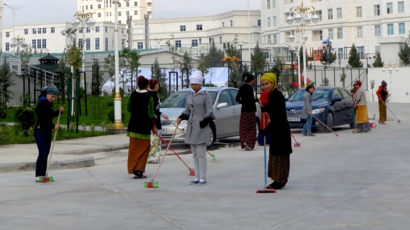 Türkmenbaşy döwlet ýolbaşçysynyň saparyna taýýarlanýar, arassaçylyk we abadanlaşdyrmak işleri batlanýar