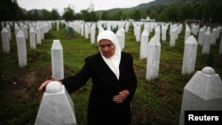 Varrezat në Potoçari, afër Srebrenicës