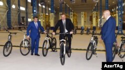 İ.Əliyev İsmayıllı velosiped zavodunun açılışında