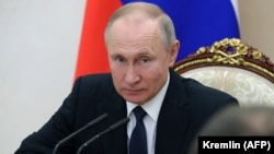 Президент России Владимир Путин проводит заседание Совета безопасности РФ (архив)