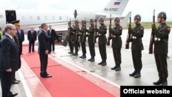 Президента Татарстана Рустама Минниханова в Турции всегда встречают как дорогого гостя (фото 2012 года). 